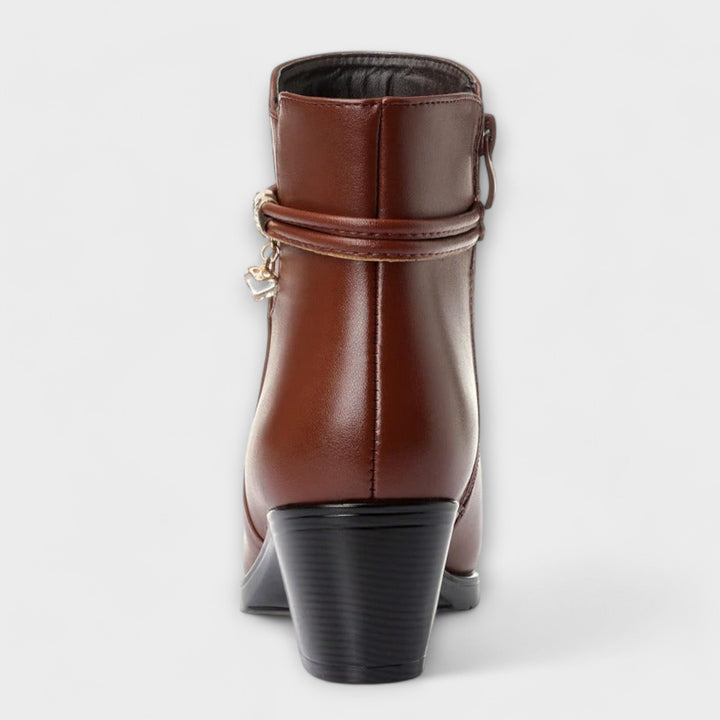 Frederika – Elegant Winter Boots with Zip