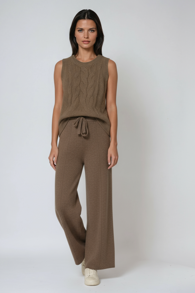 Trousers | Straight Legs and Drawstring Waist