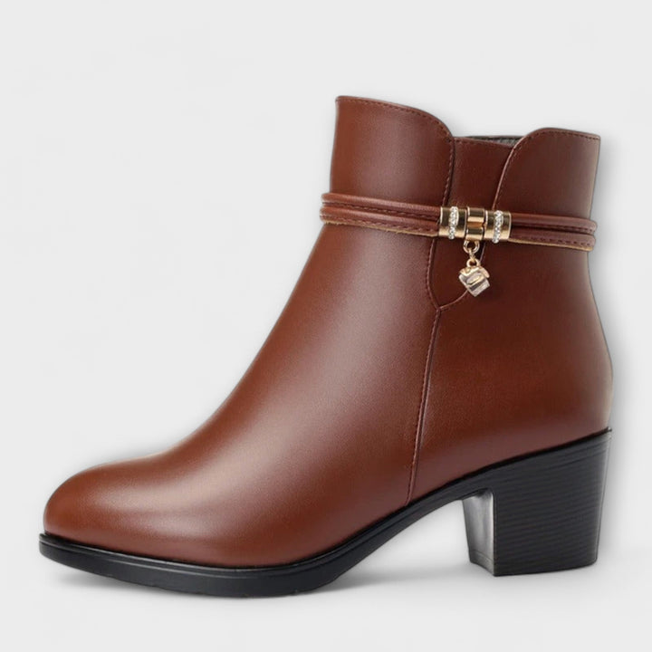 Frederika – Elegant Winter Boots with Zip